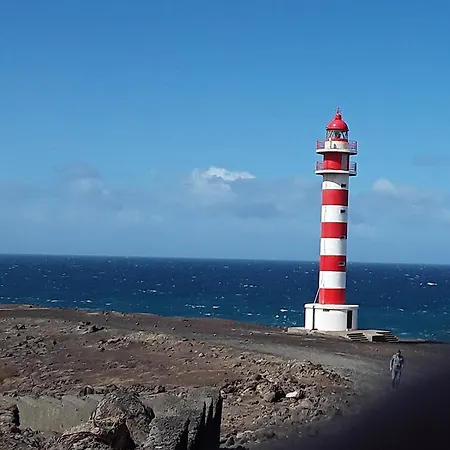 Faro De *